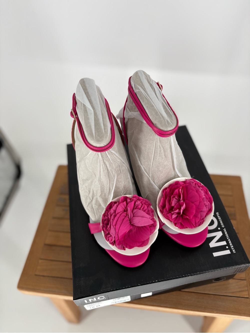 New women’s INC International Concepts HARVINAP Fuchsia  Peep-Toe Heels size 10M